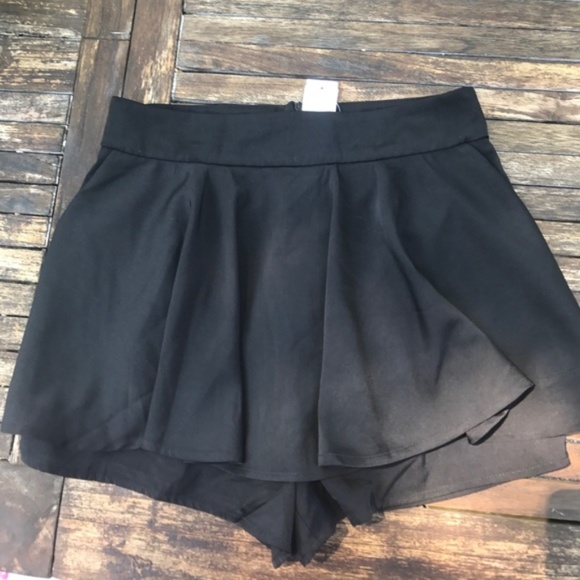 LF Dresses & Skirts - LF Store Paper Heart Black Skort